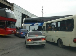 Дороги Новочеркасска оказались парализованы из-за перекрытых улиц