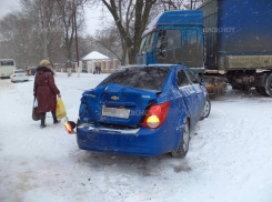В Новочеркасске ДТП на несколько часов парализовало движение на улице Юннатов