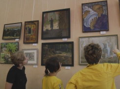 «Краски будней» от студентов училища имени Грекова: в Новочеркасске открылась выставка