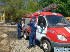 В Новочеркасске на улице Мацоты разлили неизвестное ядовитое вещество (ВИДЕО)