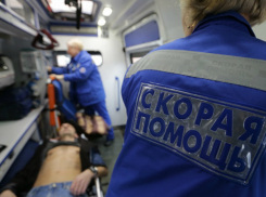 Лобовое столкновение автомобилей в Новочеркасске привело к тяжелым травмам двоих человек 