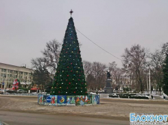 На официальном открытии городской новогодней елки новочеркасцев встретит целая группа Дедов Морозов