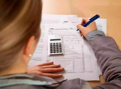 Образовательными учреждениями Новочеркасска «рулят» девять миллионеров