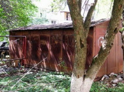 Власти Новочеркасска хотят снести заброшенный гараж