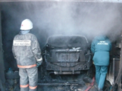 Оставленный на ремонт автомобиль сгорел вместе с автосервисом в Новочеркасске