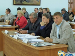 В Новочеркасске думцы попросили увеличить депутатский фонд до полумиллиона