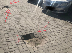 Новочеркасцы боятся сломать ноги возле стоматологической поликлиники № 1