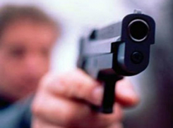 Мужчина с пистолетом напал на магазин и ограбил его в Новочеркасске