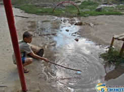 На улице Фрунзе в Новочеркасске появилась своя достопримечательность – коммунальный гейзер