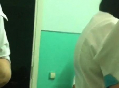 Новочеркасец не получил медпомощь после того, как отказался покупать бахилы