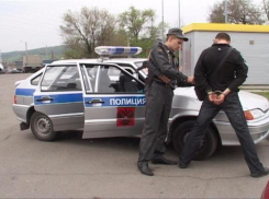 В Новочеркасске драку молодых людей разнимали сотрудники УВО