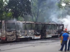 Трамвай с пассажирами на ходу загорелся в Новочеркасске 