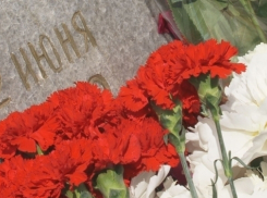 В Новочеркасске у «камня на крови» вспомнили жертв расстрела 1962 года