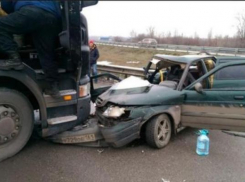 На трассе под Новочеркасском произошло 2 ДТП с тяжеловозами