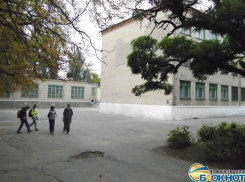 В Новочеркасске восьмиклассница разбила голову, упав на уроке физкультуры