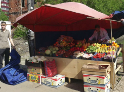 Новочеркасцев призывают не покупать продукты в местах несанкционированной торговли