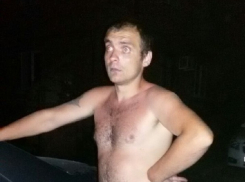 Полуголый дебошир в невменяемом состоянии разбивал кирпичом автомобили в Новочеркасске