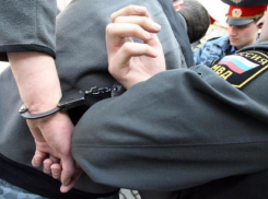 В Новочеркасске мужчина напал на полицейского, пытающегося осмотреть труп
