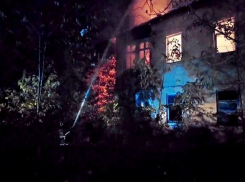 В Новочеркасске сгорел бывший детский сад