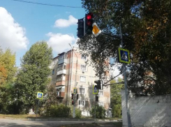 После публикации «Блокнот Новочеркасск» в микрорайоне Соцгород отремонтировали светофор 