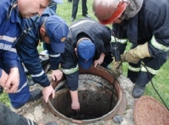 В Новочеркасске мужчина провалился в канализацию