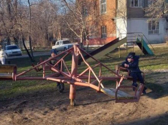 Жители Жилучастка возмущены состоянием детской площадки