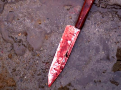 В Новочеркасске подростки ранили мужчину ножом и попытались его ограбить