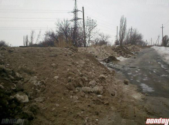 Новочеркасские коммунальщики свозят снег из центра города в Епифановку