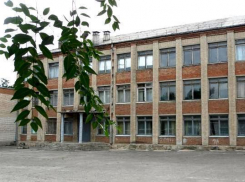 Для ремонта школы в Новочеркасске уже сэкономили семь с половиной миллионов рублей