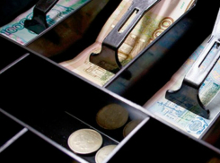 52-летняя продавщица из Новочеркасска, обидевшись на хозяйку, украла из кассы 30 тысяч рублей