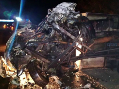 Несущийся на бешеной скорости «Мерседес» превратил в груду металла «Газель» на выезде из Новочеркасска