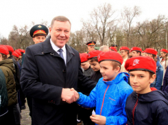 В Новочеркасске масштабно отметили День призывника и контрактника