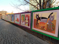 Юные новочеркасцы подготовили «Цветы для мам»