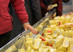 Роспотребнадзор запретил ввоз сыроподобных продуктов из Украины