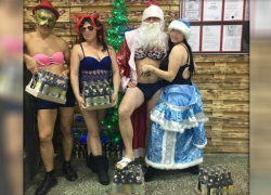 На поправку здоровья: в новочеркасских магазинах гостям в купальниках дарили ящик «пенного» напитка