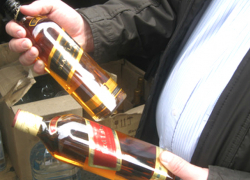 Братья из хутора под Новочеркасском травили людей "палеными" виски и коньяком