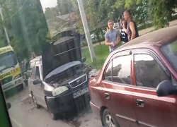 В ДТП на улице Ермака столкнулись 4 автомобиля и автобус