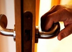 В Новочеркасске вор наказал хозяев, забывших запереть дверь