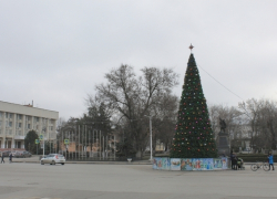 Новочеркасцам предлагают выбрать место для размещения главной городской ёлки