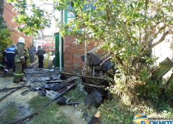 В Новочеркасске неосторожное обращение с огнем привело к пожару в четырехвартирном доме