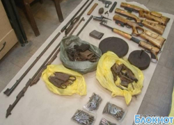 В Новочеркасске в подвале дома местного жителя обнаружен оружейный склад