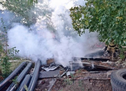 В Новочеркасске горела несанкционированная свалка