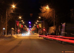 В Новочеркасске к 20 декабря установят новогодние ели в микрорайонах 