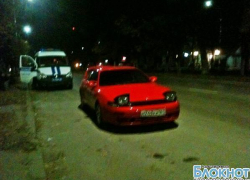 В Новочеркасске пьяные хулиганы по ошибке разбили бейсбольной битой чужую машину