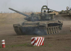 Иностранных инспекторов познакомят с вооружением танкового полка под Новочеркасском