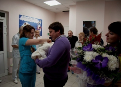 Первую тройню Новочеркасска 2015 года премировали суммой в 50 000 рублей