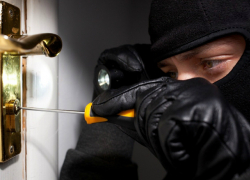 Люксовые часы и золото украли у доцента ЮРГПУ в Новочеркасске