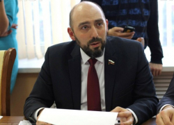 «В аду черти отдельную сковороду готовят»: новочеркасский депутат высказался о кидалах стариков