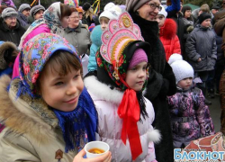 В Новочеркасске шумно проводили Масленицу