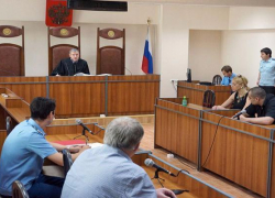 Четверо новочеркассцев нелегально заработали 116 миллионов рублей